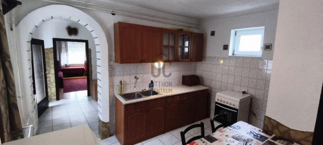 Eladó családi ház, Devecseren 18.49 M Ft, 2 szobás