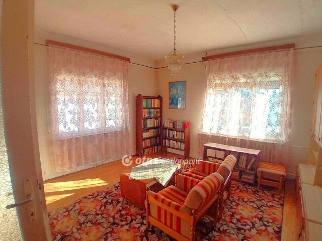 Eladó családi ház, Csányon 18.5 M Ft, 4 szobás