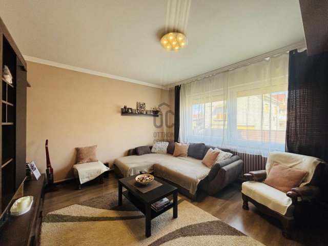 Eladó családi ház, Cegléden 89.9 M Ft, 5 szobás