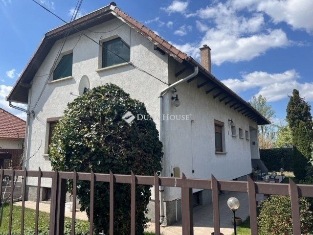 Eladó ikerház, Budapesten, XVIII. kerületben 89.99 M Ft, 4 szobás