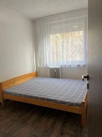 Eladó panellakás, Debrecenben 69.9 M Ft, 3+1 szobás