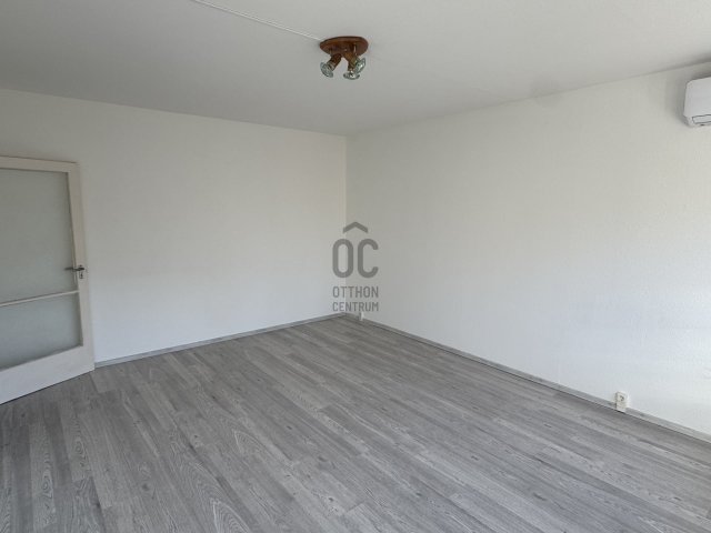 Eladó panellakás, Kecskeméten 35.9 M Ft, 1 szobás