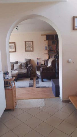 Eladó sorház, Győrött 84.9 M Ft, 6 szobás