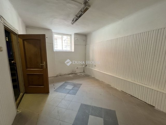 Eladó üzlethelyiség, Budapesten, VIII. kerületben 65 M Ft