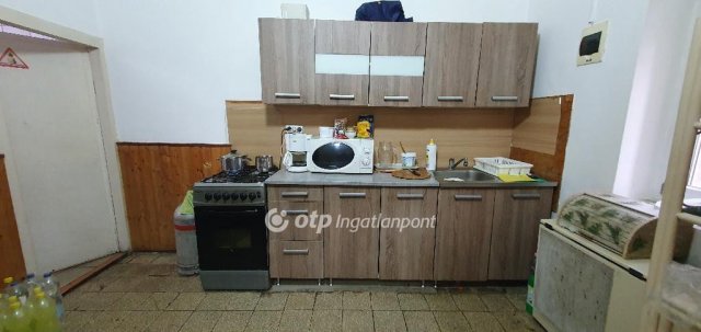 Eladó családi ház, Devecseren 18.5 M Ft, 1+1 szobás