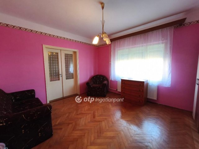Eladó családi ház, Szegváron 35 M Ft, 3 szobás