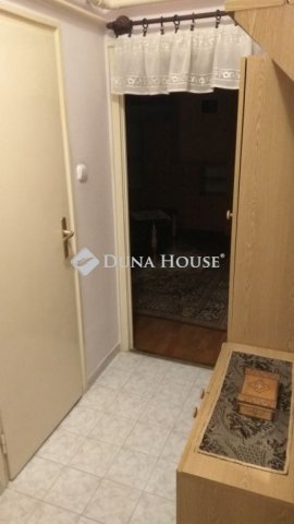 Eladó téglalakás, Kaposváron 29.5 M Ft, 1 szobás