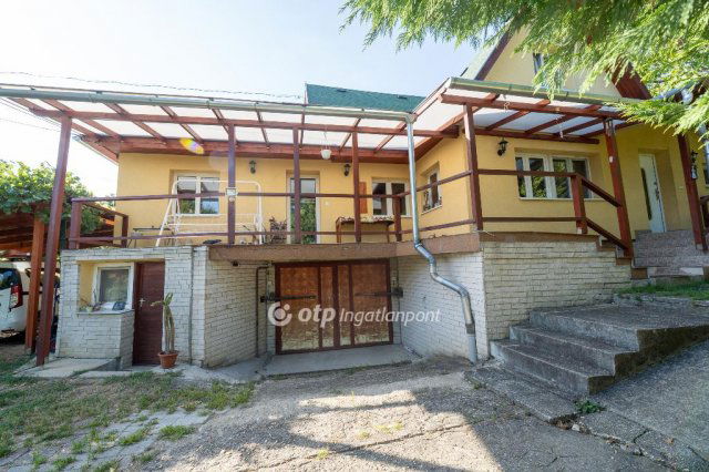 Eladó családi ház, Budapesten, III. kerületben 149.9 M Ft