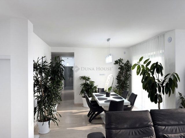 Eladó téglalakás, Budapesten, XIX. kerületben 152 M Ft, 3 szobás