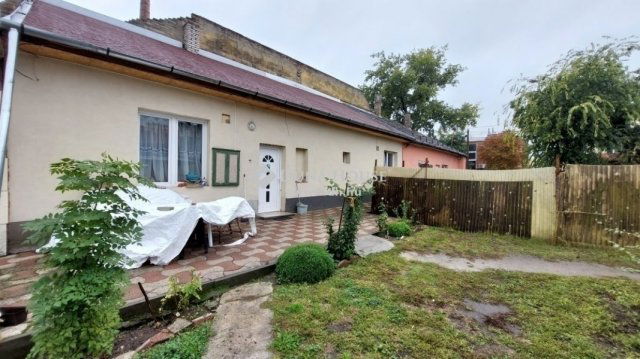 Eladó téglalakás, Budapesten, XX. kerületben 44.9 M Ft, 3 szobás
