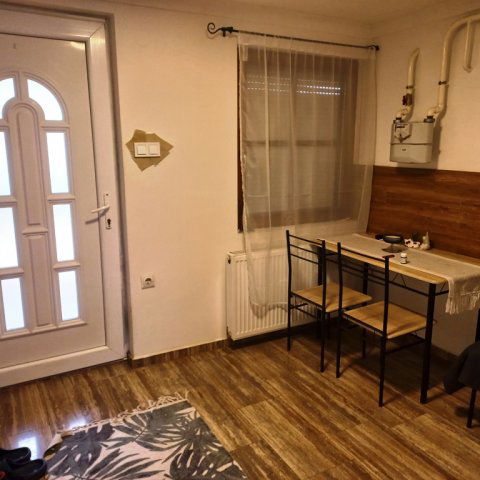 Eladó családi ház, Tiszakécskén 27 M Ft, 2 szobás