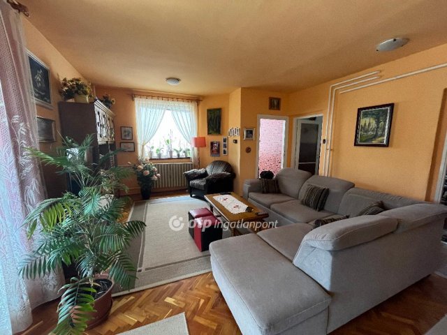 Eladó családi ház, Nyíregyházán 83.9 M Ft, 5 szobás