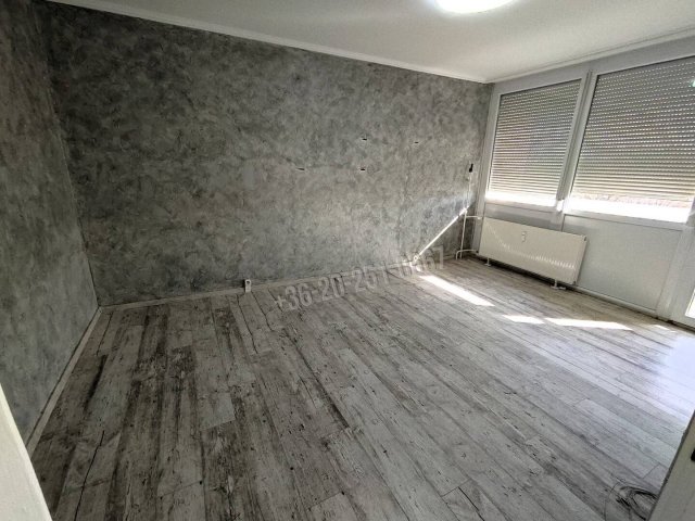 Kiadó panellakás, albérlet, Mohácson 120 E Ft / hó, 3 szobás