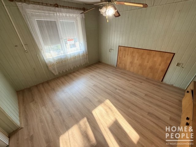 Eladó családi ház, Kiszomboron 44.99 M Ft, 3 szobás