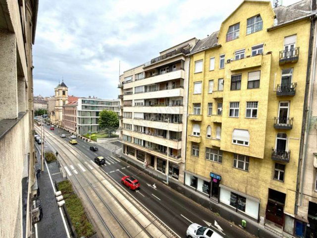 Eladó téglalakás, Budapesten, II. kerületben, Margit körúton