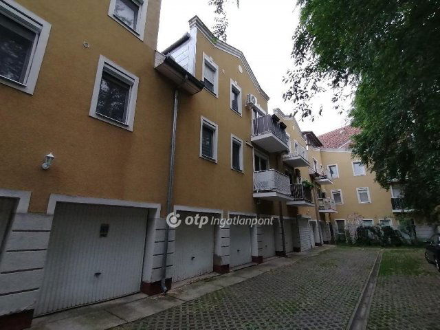 Eladó téglalakás, Hajdúböszörményen 54.9 M Ft, 3 szobás