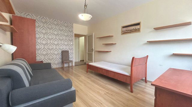 Kiadó panellakás, albérlet, Debrecenben 300 E Ft / hó, 4 szobás
