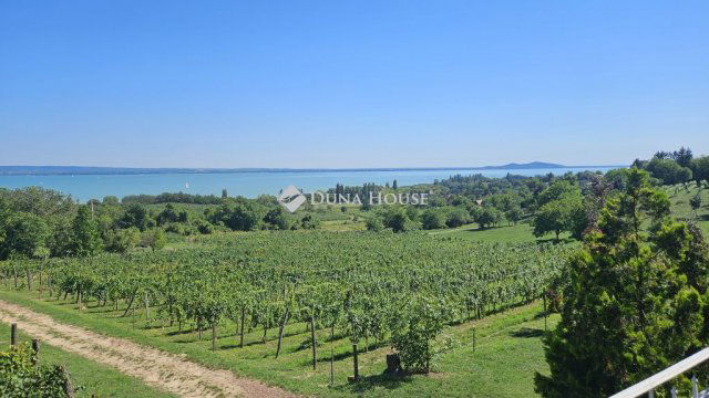 Eladó nyaraló, Balatonrendesen 150 M Ft, 3 szobás