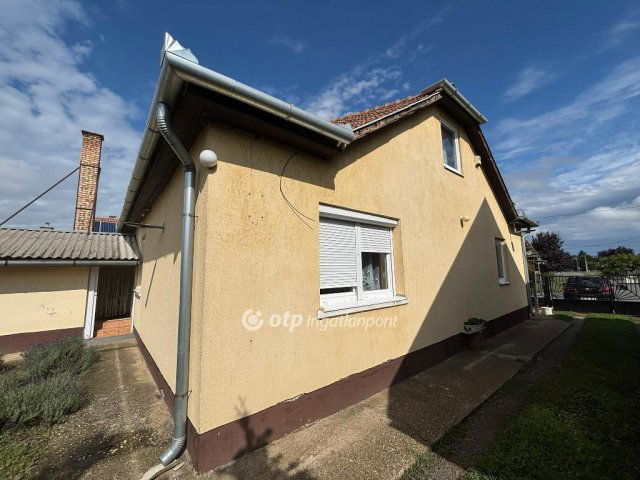 Eladó családi ház, Szorgalmatoson 29 M Ft, 3+2 szobás