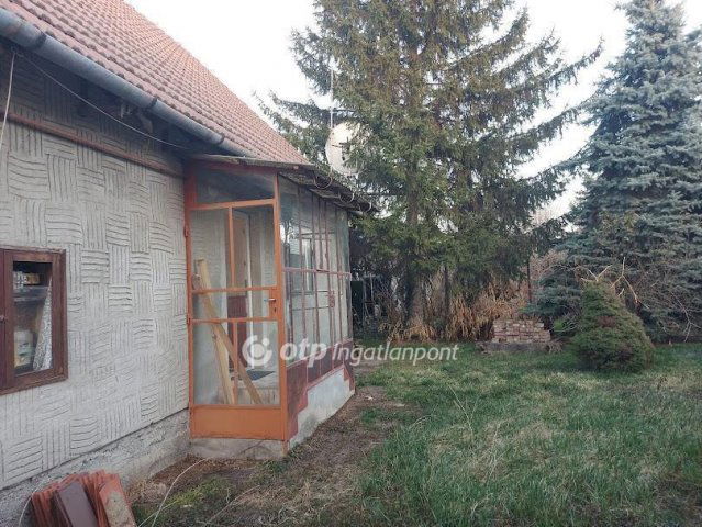 Eladó családi ház, Siklóson 24.7 M Ft, 2 szobás