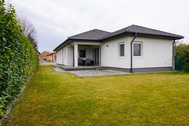 Eladó családi ház, Alsónémediben 149.4 M Ft, 4 szobás