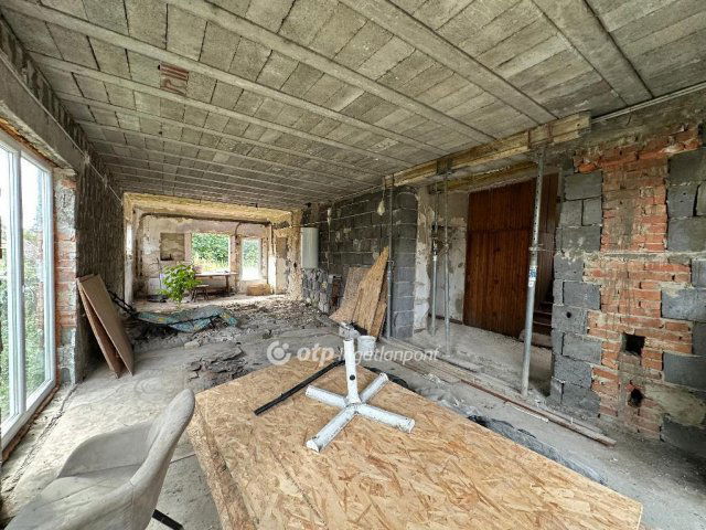 Eladó családi ház, Tiszalökön 15 M Ft, 4+1 szobás