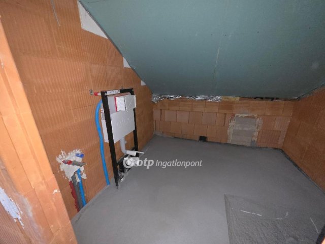 Eladó családi ház, Budakalászon 124.9 M Ft, 4 szobás