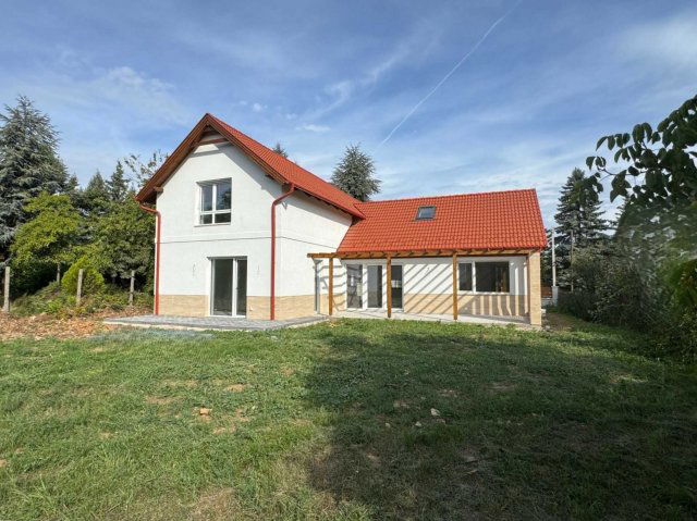 Eladó családi ház, Nagykovácsiban 209.9 M Ft, 5 szobás