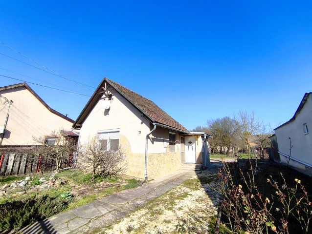 Eladó családi ház, Dombóváron, Báthori utcában 25.5 M Ft