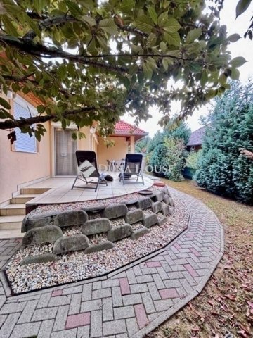 Eladó családi ház, Nagykozáron 135.99 M Ft, 4 szobás