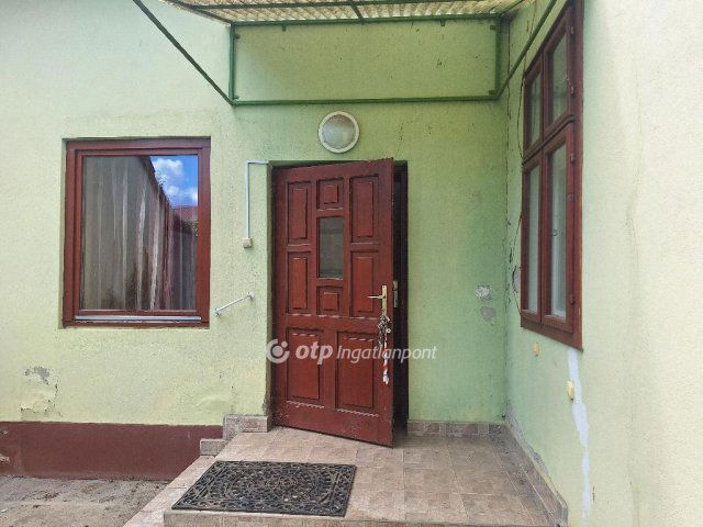 Eladó téglalakás, Mezőhegyesen 15.99 M Ft, 3 szobás