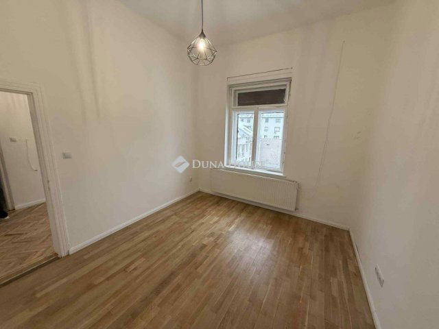 Eladó téglalakás, Győrött 46.9 M Ft, 2 szobás