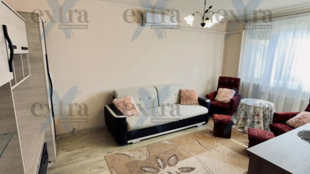 Eladó panellakás, Szegeden 39.99 M Ft, 1+1 szobás
