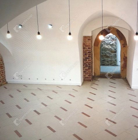 Eladó üzlethelyiség, Sopronban 40 M Ft, 2 szobás