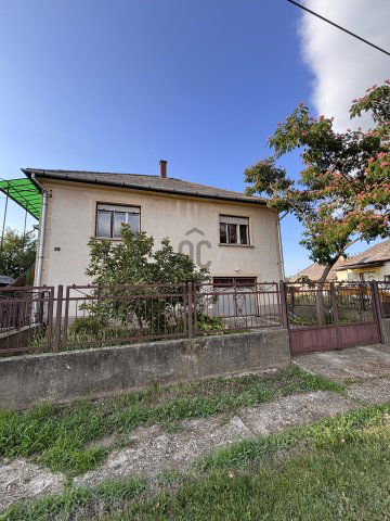 Eladó családi ház, Megyaszón 17.99 M Ft, 5 szobás