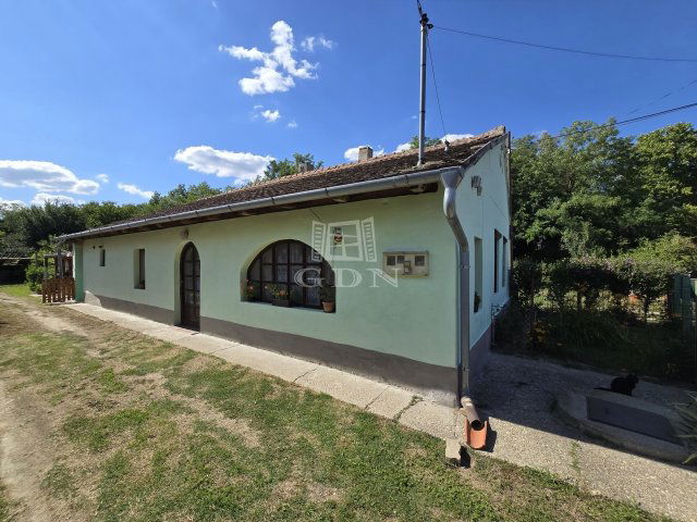 Eladó családi ház, Nemesdéden 24.9 M Ft, 3+1 szobás