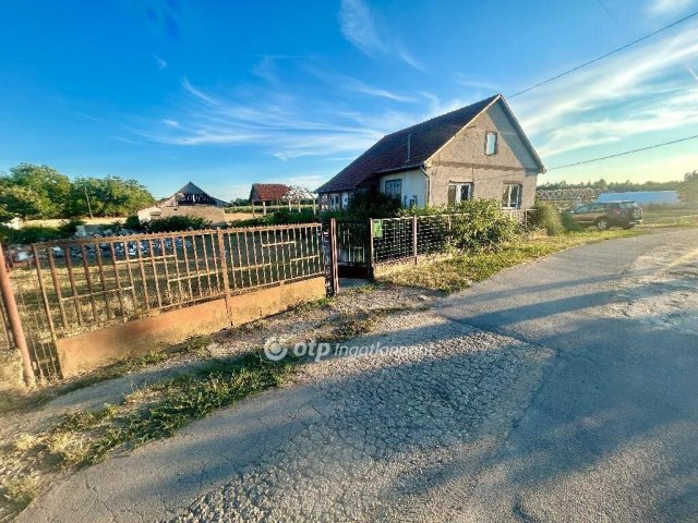 Eladó családi ház, Váncsodon 19.999 M Ft, 1+2 szobás