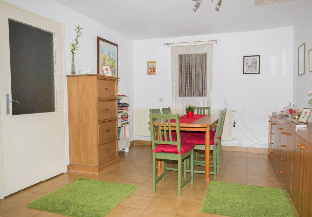 Eladó családi ház, Esztergomban 84.9 M Ft, 2 szobás