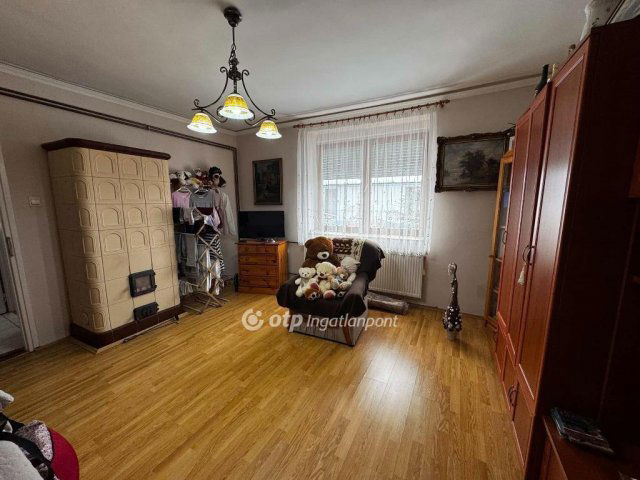 Eladó családi ház, Debrecenben 64.9 M Ft, 3 szobás