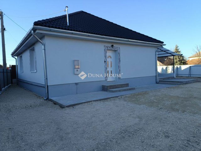 Eladó családi ház, Nagykátán 56 M Ft, 3 szobás