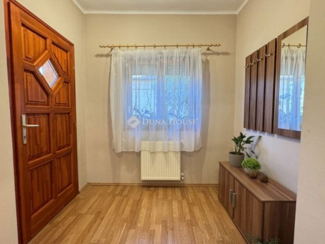 Eladó családi ház, Békéscsabán 89.9 M Ft, 4 szobás
