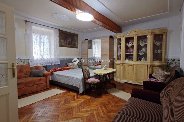 Eladó családi ház, Szarvason 119 M Ft, 6 szobás