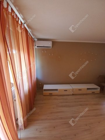 Eladó téglalakás, Dombóváron 38.9 M Ft, 3 szobás