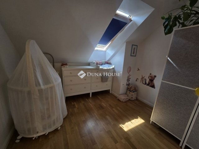 Eladó sorház, Vácon 125 M Ft, 4 szobás / költözzbe.hu