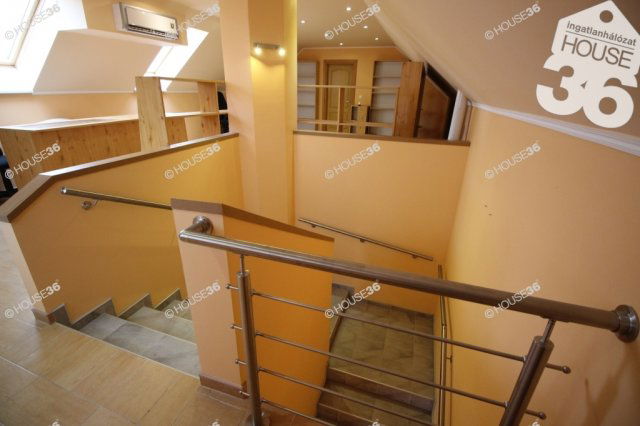 Eladó családi ház, Kiskőrösön 74.9 M Ft, 5 szobás