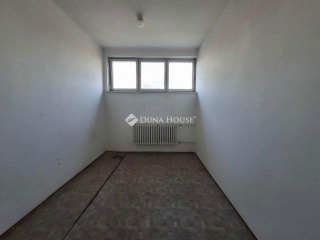 Eladó ipari ingatlan, Biharkeresztesen 110 M Ft