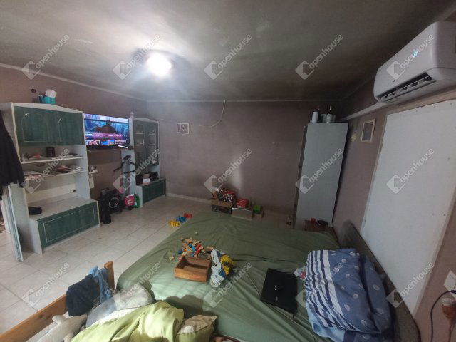 Eladó családi ház, Szászváron 10 M Ft, 2 szobás