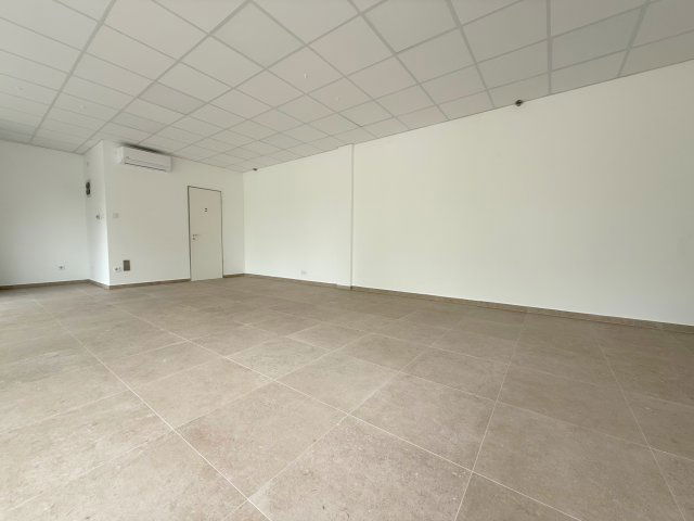 Eladó üzlethelyiség, Nyíregyházán 29.6 M Ft