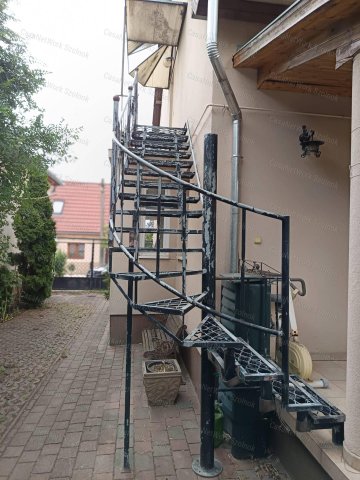 Eladó családi ház, Szolnokon 79.9 M Ft, 4 szobás