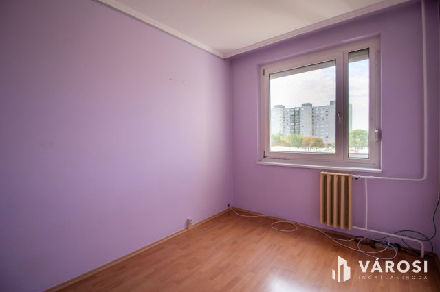 Eladó panellakás, Székesfehérvárott 70 M Ft, 4 szobás